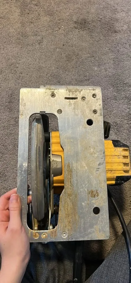 Dewalt corded circular saw image indicator(3)