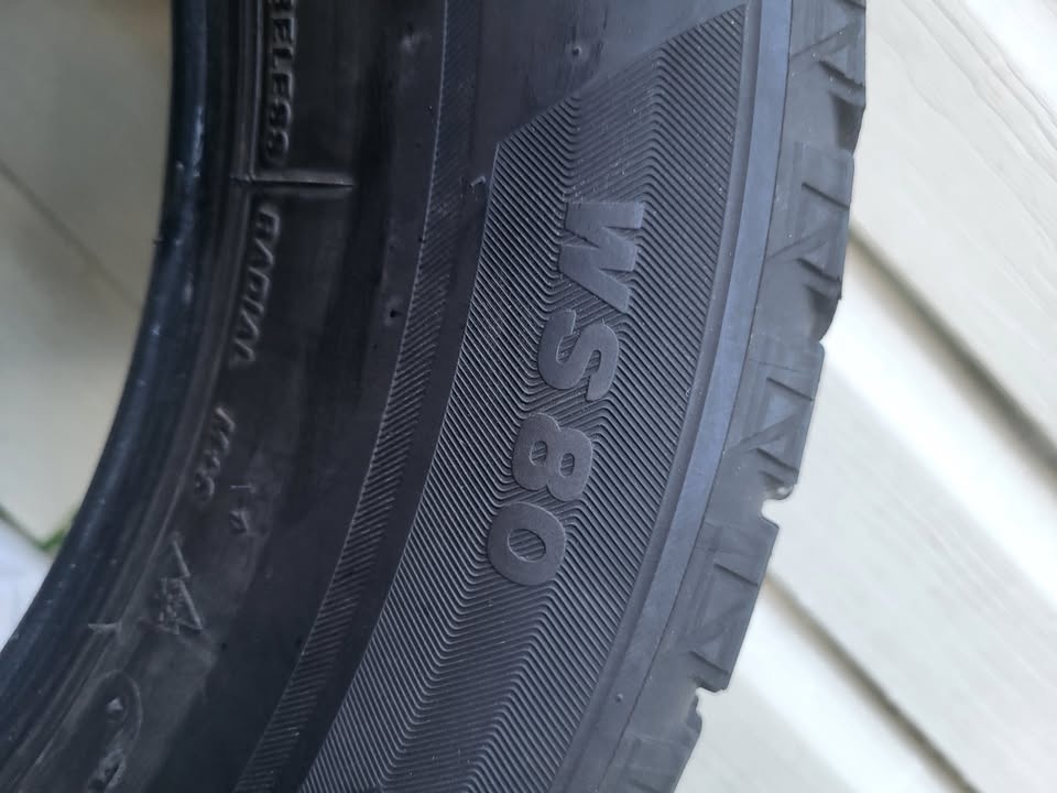 Set of 4  - Blizzak 225/65R17 - photo 2