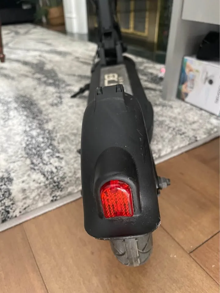 E-Scooter Gravity Blade *Needs new batteries and Charger* image indicator(5)