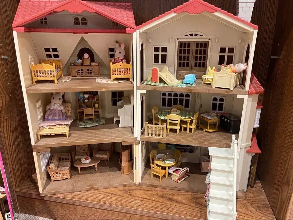 Large lot of calico critters plus multiple houses image indicator(2)