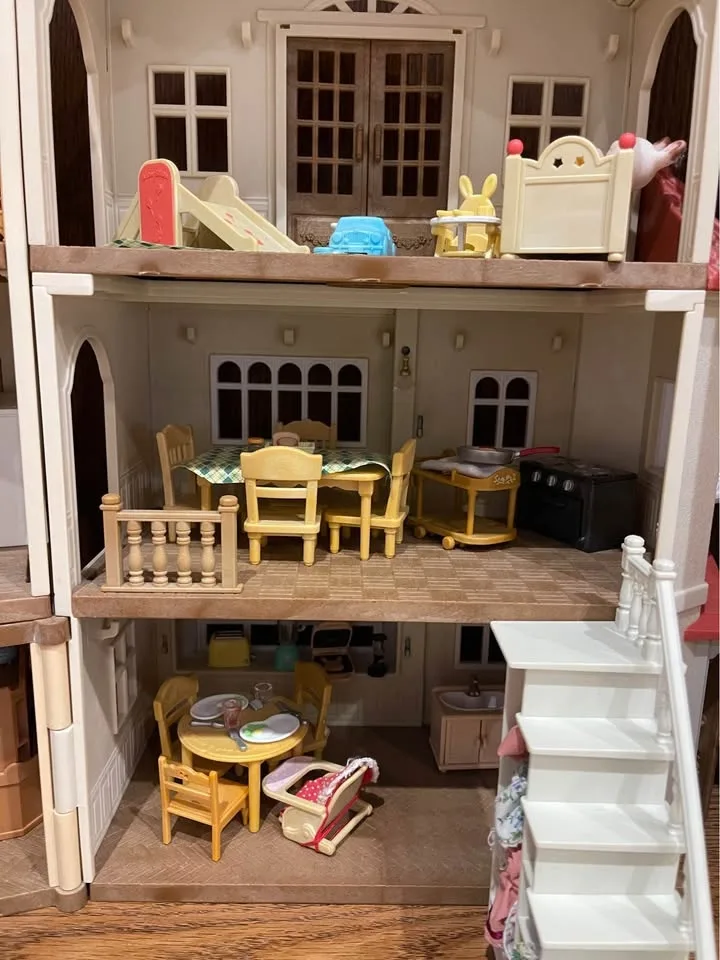 Large lot of calico critters plus multiple houses image indicator(3)