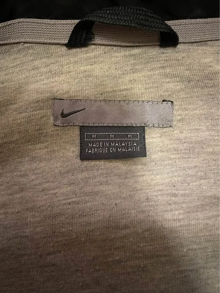 Men’s Vintage Nike Jacket image indicator(3)