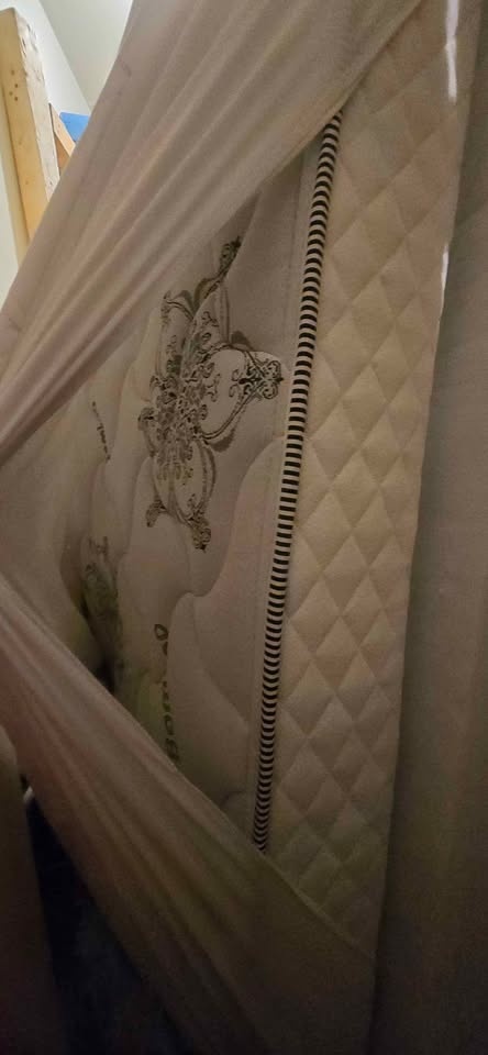 2 single/twin mattresses - photo 2