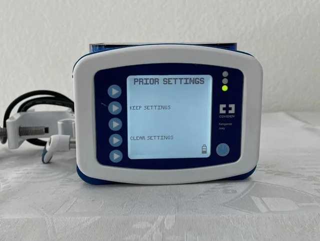 Kangaroo Joey Feeding Pump w/ Pole Clamp & Power Adapter image indicator(2)