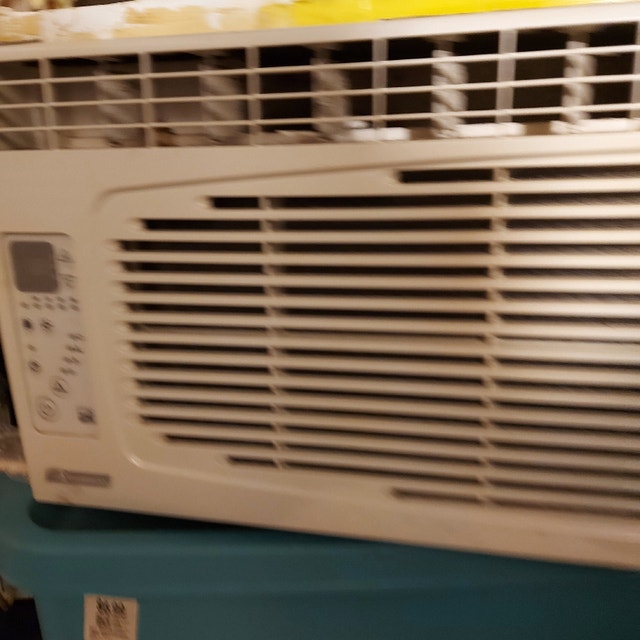 2 Air conditioners $100 each. - photo 4