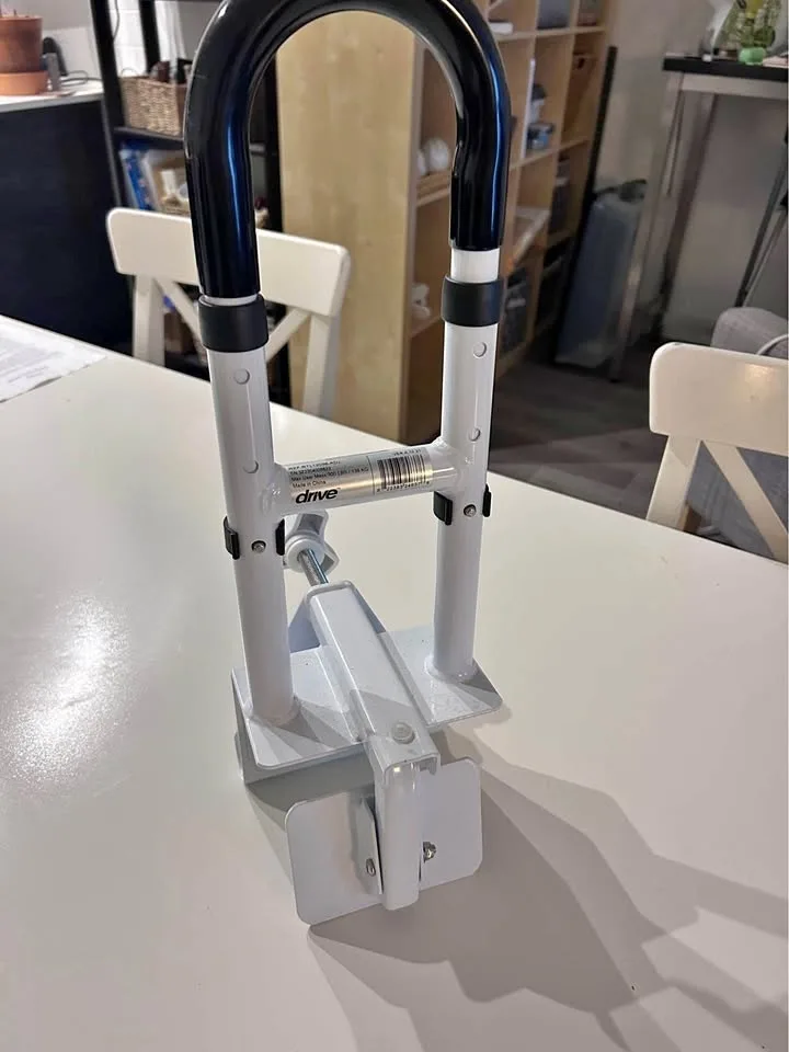 Clamp-On Tub Rail brand new