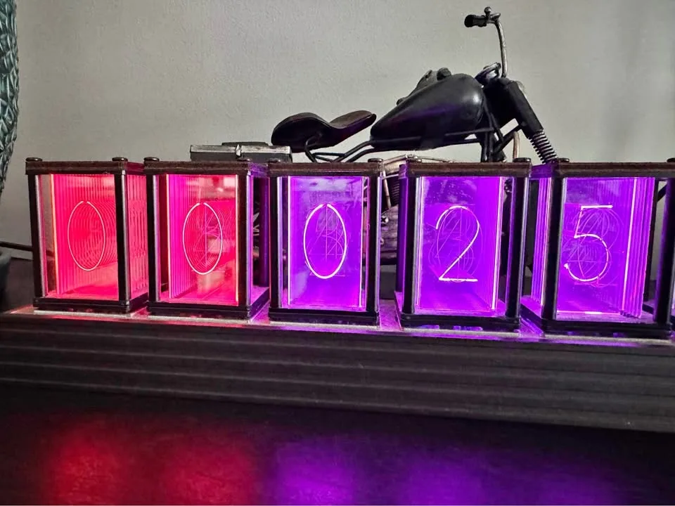 Nixie Tube clock (customizable)