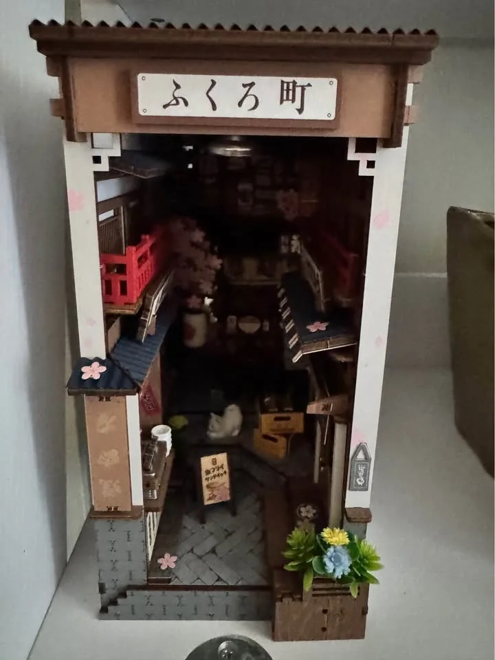 RoLife Sakura Wine Alley Puzzle (Assembled) image indicator(3)