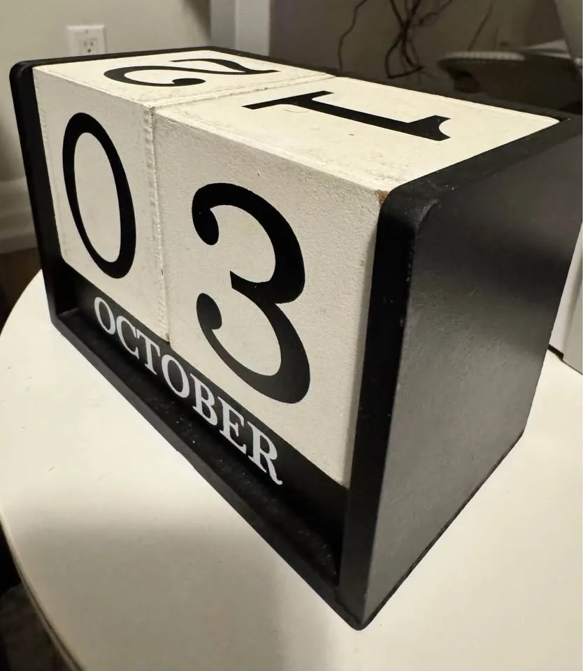 Wooden Calendar Block Decor image indicator(3)