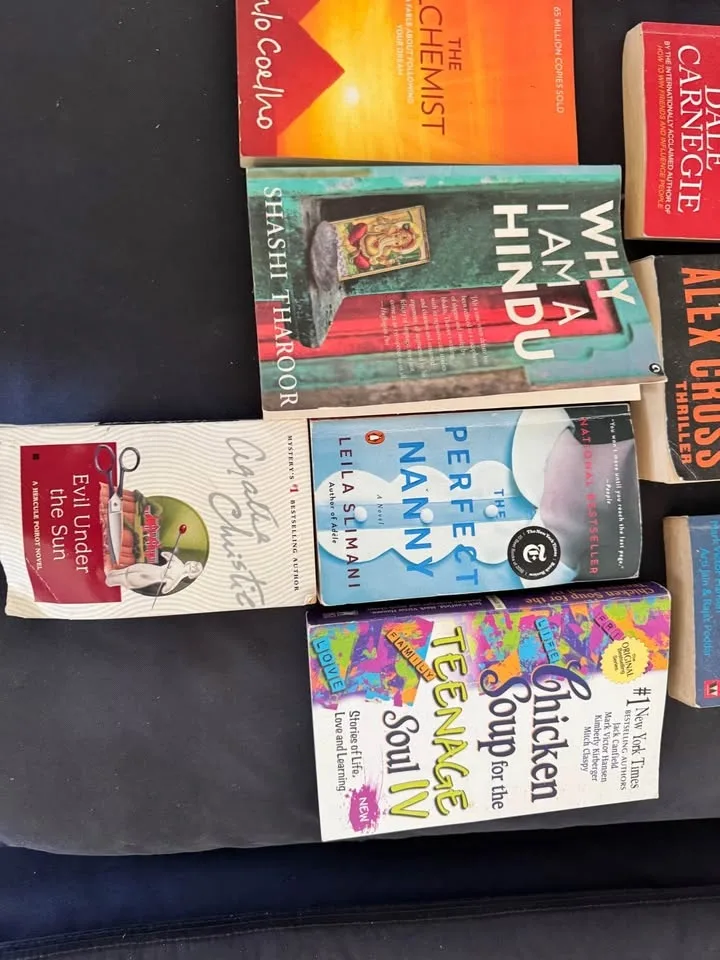 Books 5$ Each image indicator(4)