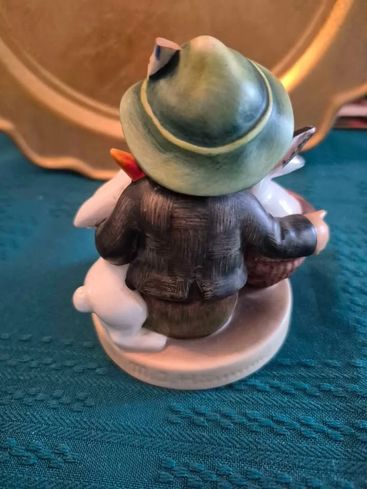 Hummel figurine - best offer image indicator(3)