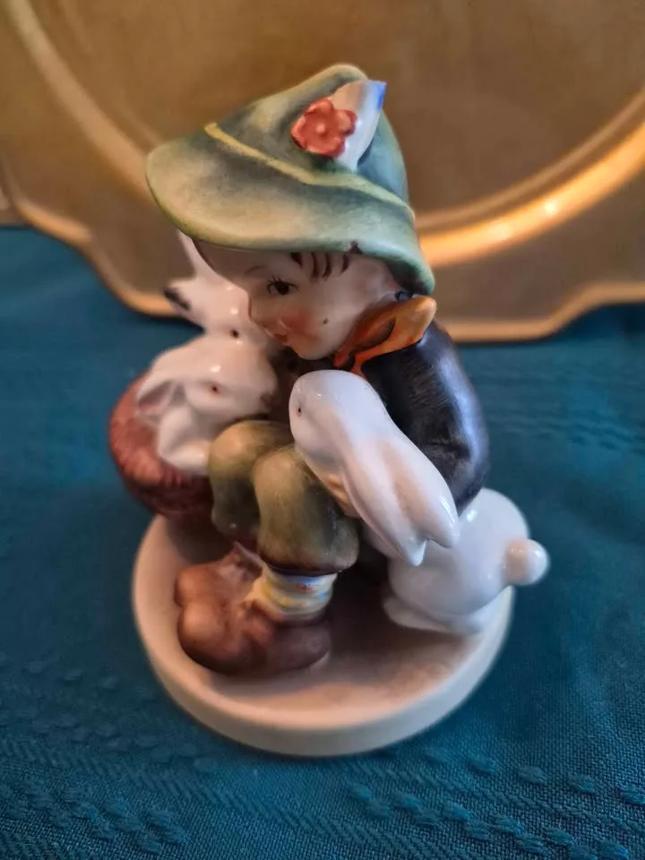 Hummel figurine - best offer image indicator(4)