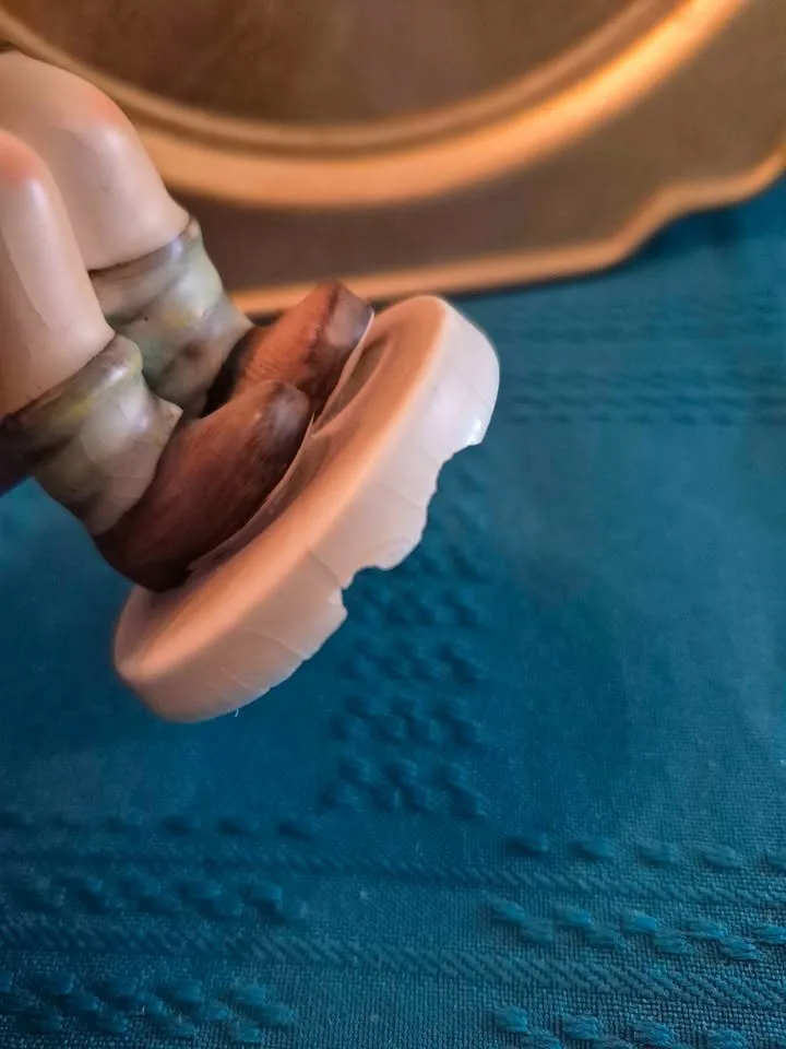 Hummel Figurine - Best Offer image indicator(7)