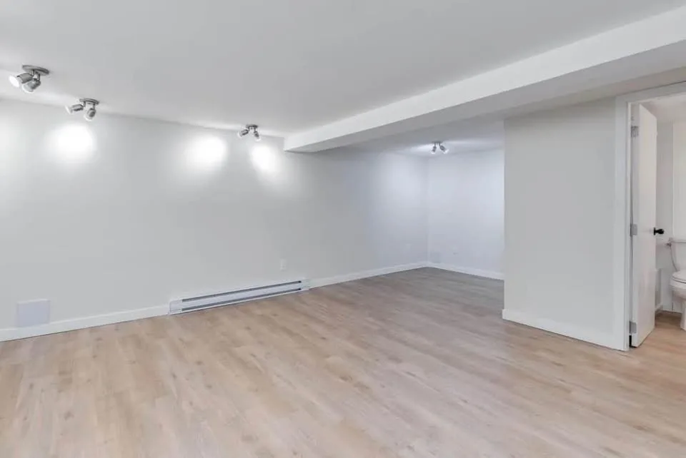 1 Bed 1 Bath - House image indicator(6)