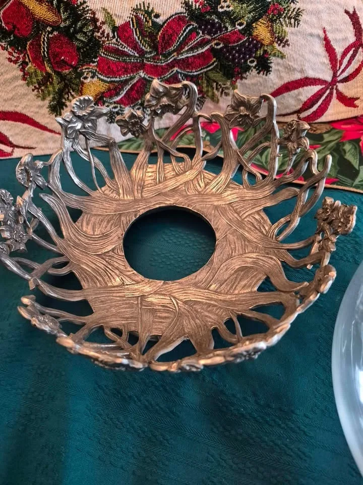 Pewter and glass bowl image indicator(4)