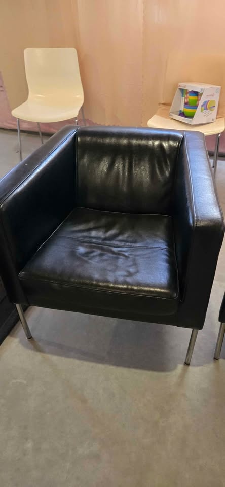 2 IKEA Klappsga Black Leather Arm chair - photo 2