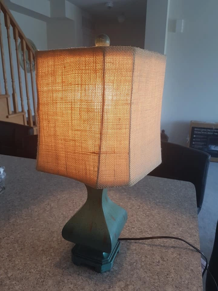 Table Lamp in excellent condition - photo 4