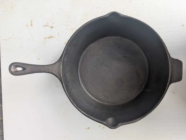 Deep cast iron pan image indicator(2)