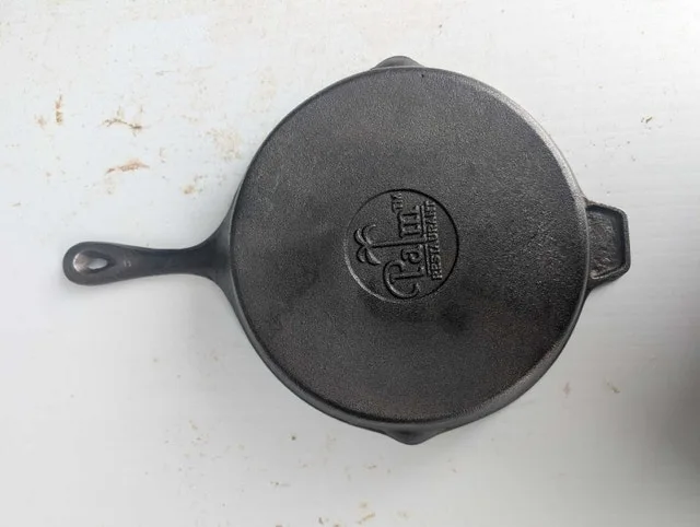 Deep cast iron pan image indicator(3)
