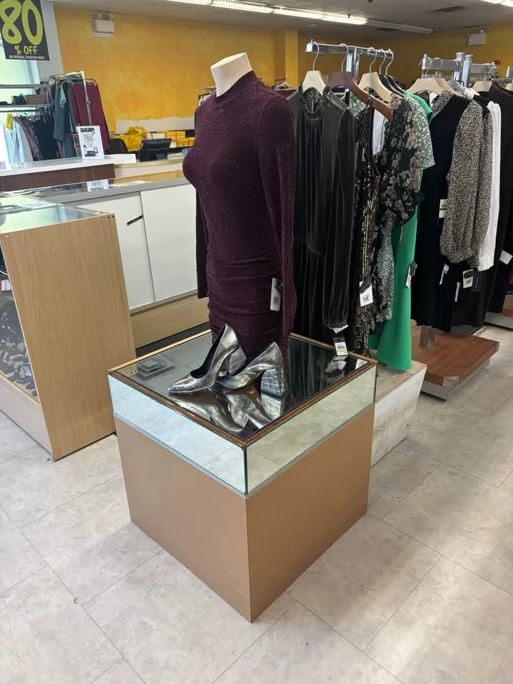 Store display table image indicator(7)