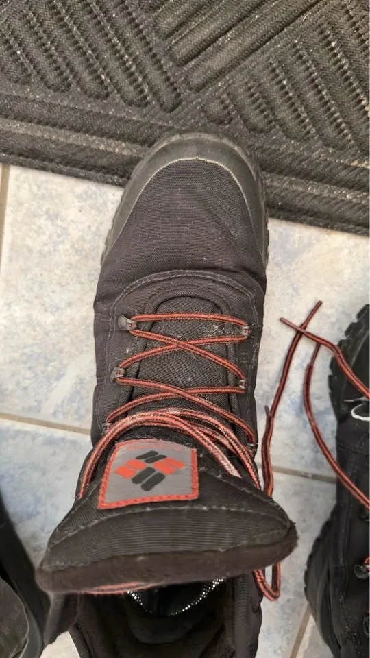 Columbia winter/snow shoes size US11 men