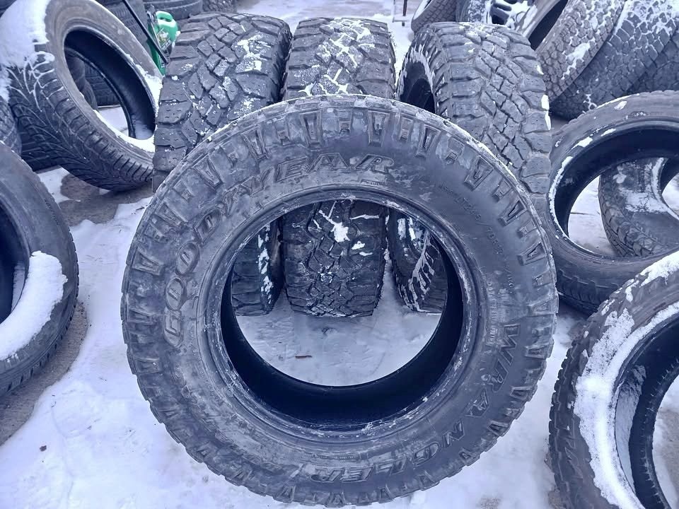 LT 245 70 r17 GOODYEAR WRANGLER DURATRAC Tires