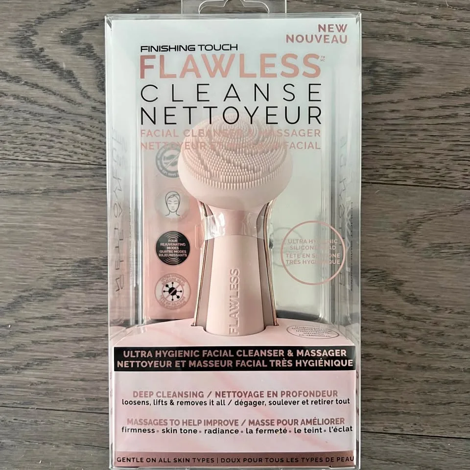 Finishing Touch Flawless Silicone Face Scrubber #Cleanout