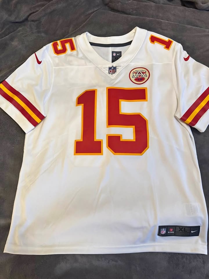 Mahomes #15 Kansas City Chiefs White Nike Limited Jersey – XL