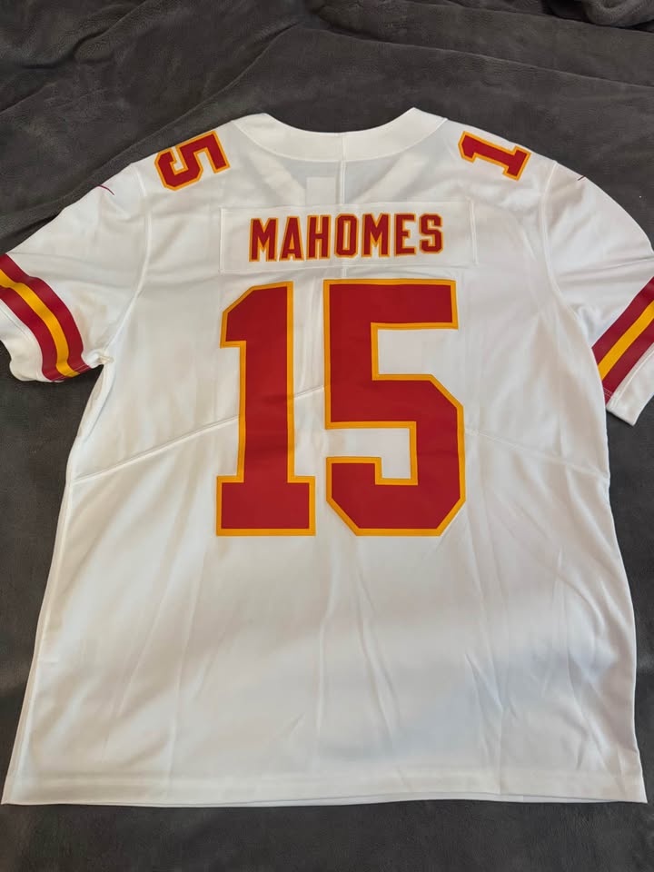 Mahomes #15 Kansas City Chiefs White Nike Limited Jersey – XL - photo 2