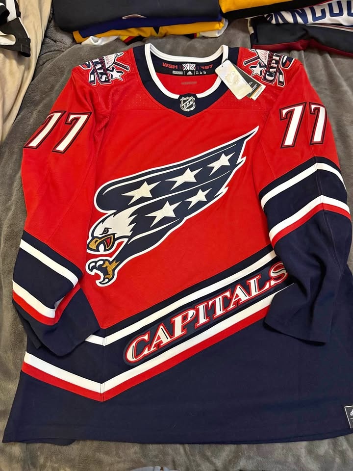Washington Capitals OSHIE #77 Jersey - Size 52 - BNWT