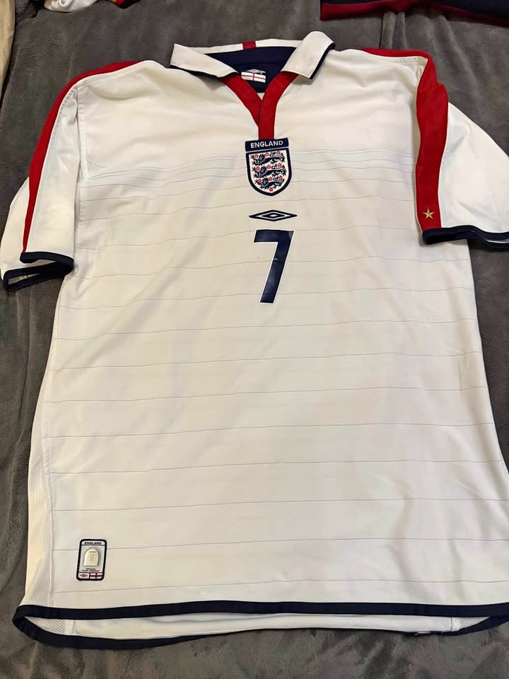England 2001–03 Home Jersey – Beckham #7 – Authentic Umbro (Size
