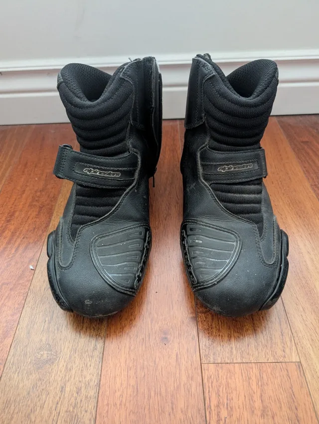 Alpinestars SMX-1 vented motorcycle boots