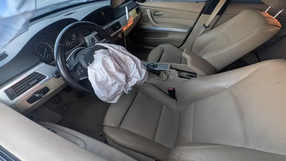 Partout: 2009 BMW 335I Manual image indicator(3)