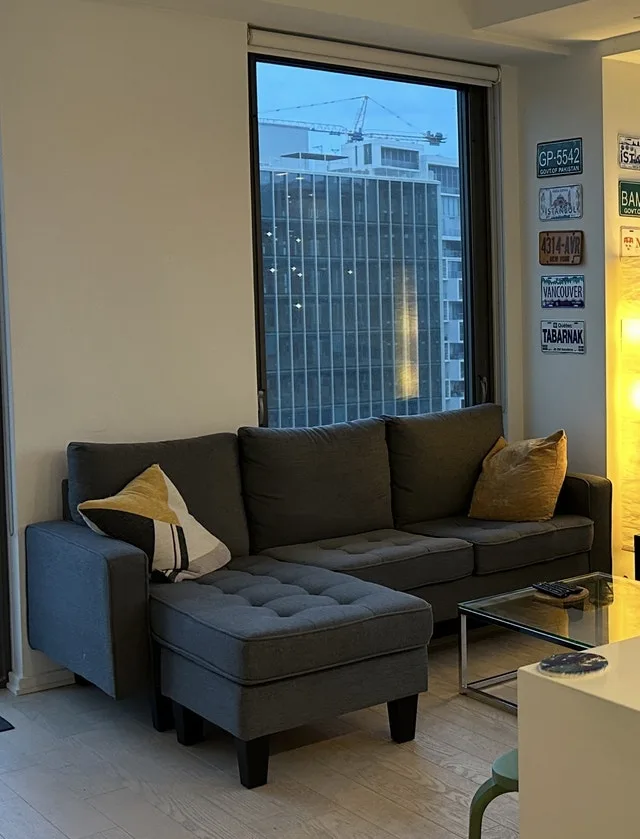 Sectional Sofa with Removable Chaise/Ottoman - Downtown Toronto