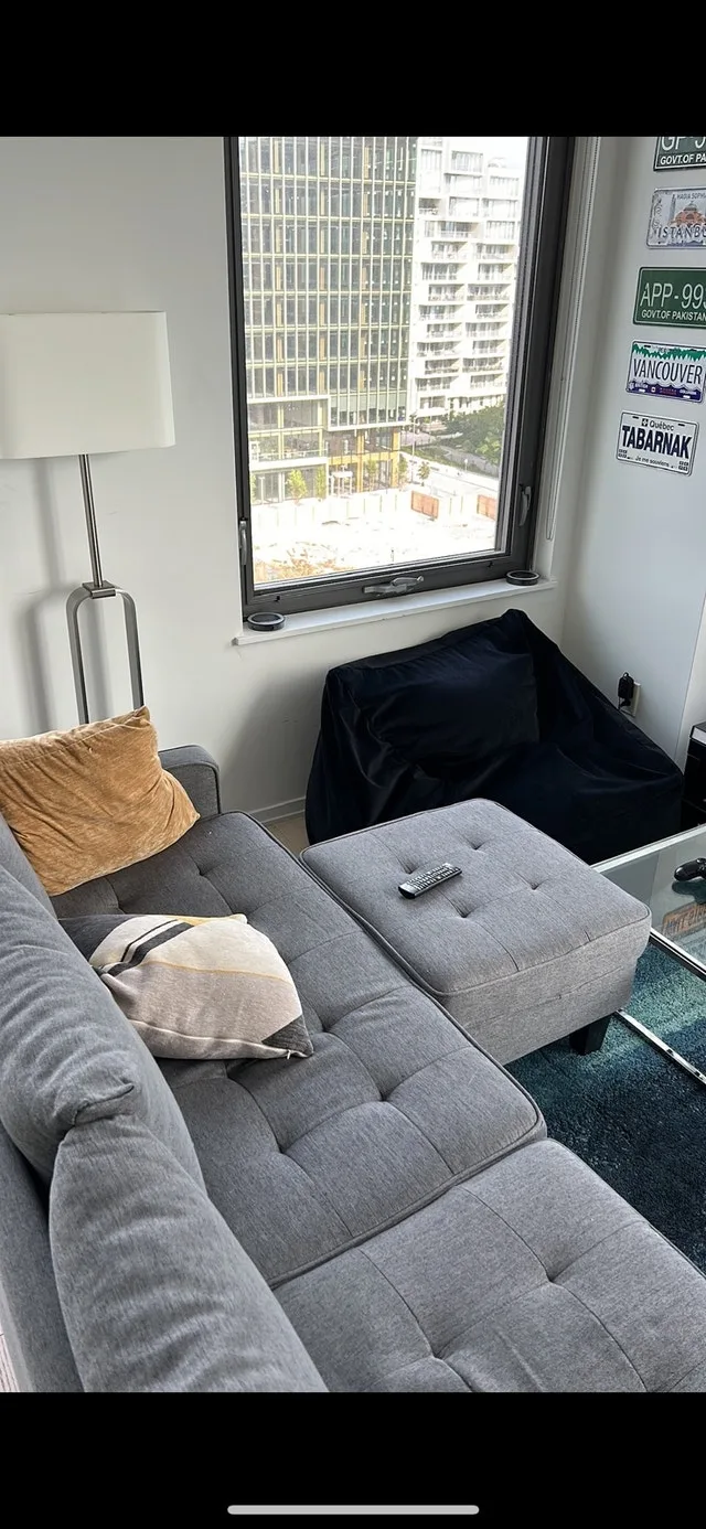 Sectional Sofa with Removable Chaise/Ottoman - Downtown Toronto image indicator(3)