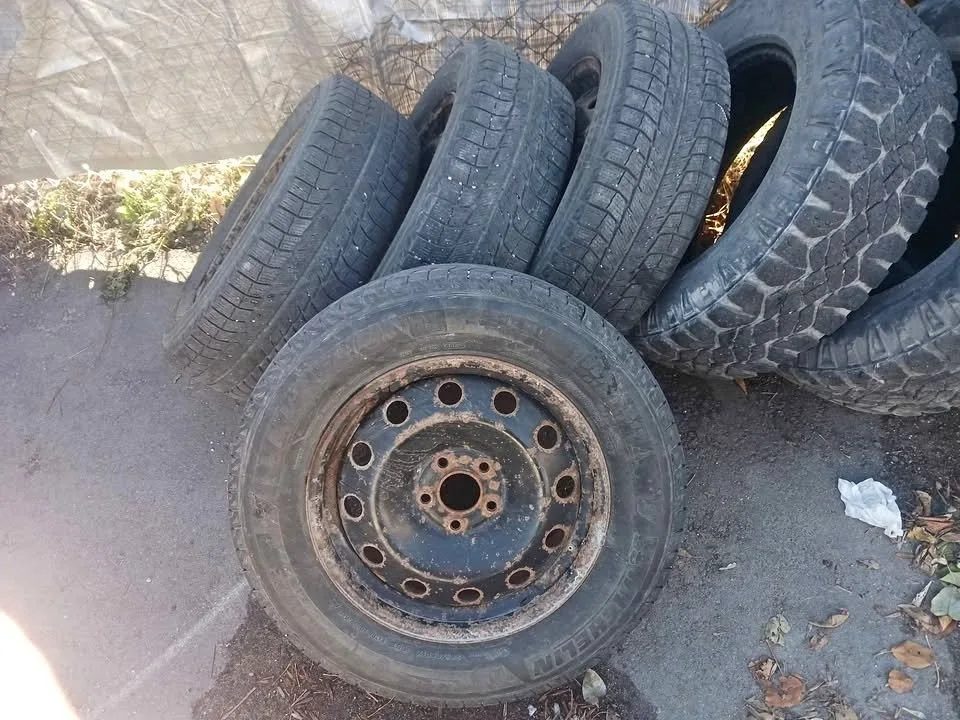 225 65 r17 MICHELIN Winter Tires on Steel Rims