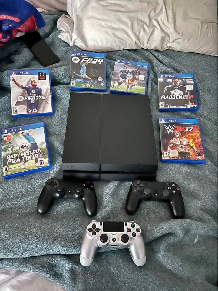 PlayStation 4 Slim