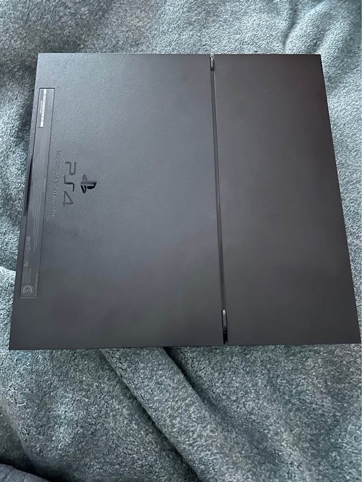PlayStation 4 Slim - photo 3
