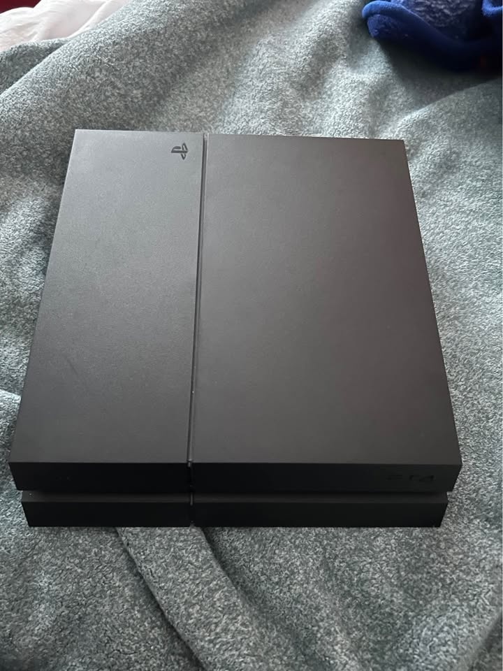 PlayStation 4 Slim - photo 5