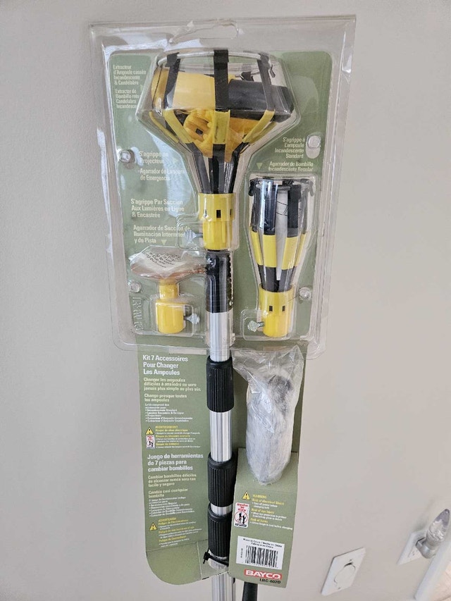 7 Piece Light Bulb Changing Kit - photo 5
