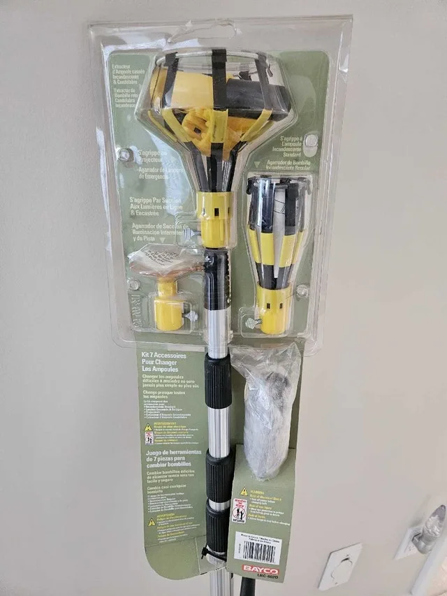 7 Piece Light Bulb Changing Kit image indicator(5)