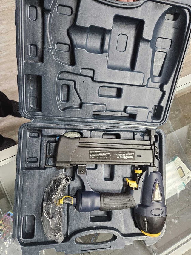 Mastercraft Air Powered Finished Nailer/Brad Nailer/Stapler. - photo 3