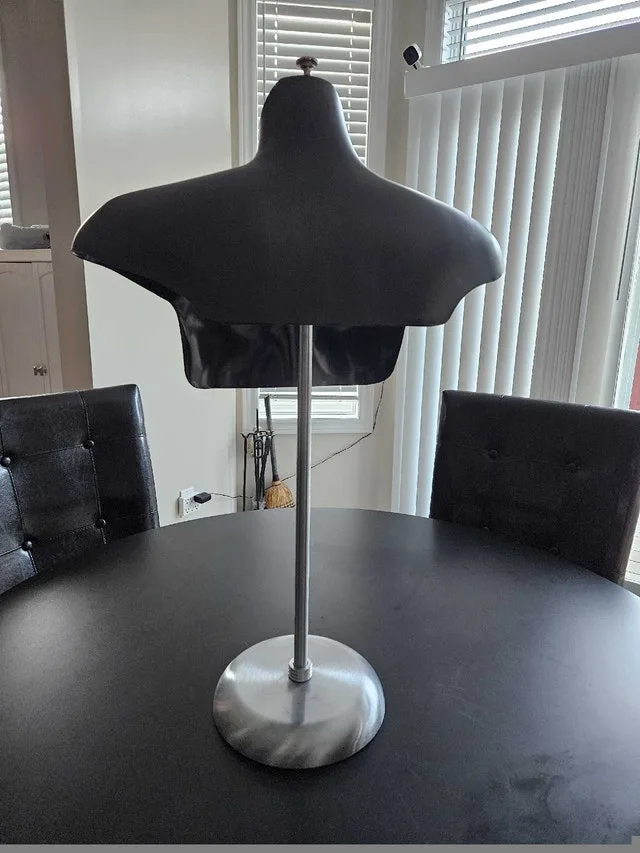 30 Inch Black Mannequin Chest With Stand image indicator(2)