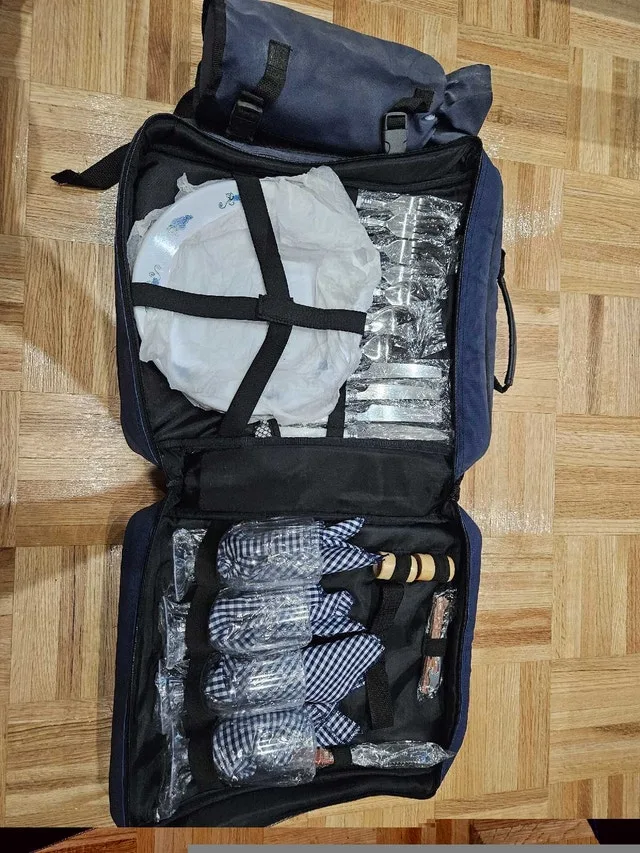 Deluxe Picnic Back Pack image indicator(2)