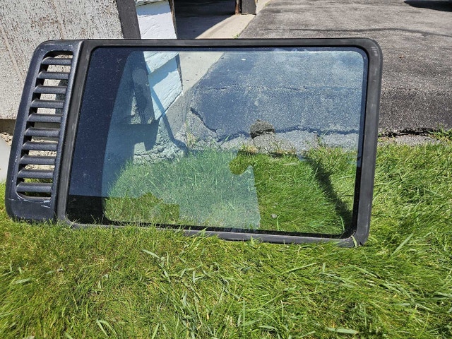 1996 Volkswagen Eurovan Right Rear Window