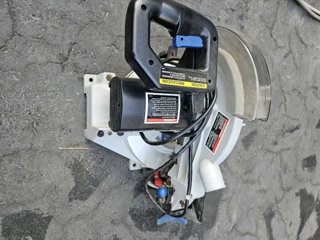 Delta MS250 Shopmaster 10-inch Compound Miter Saw image indicator(2)