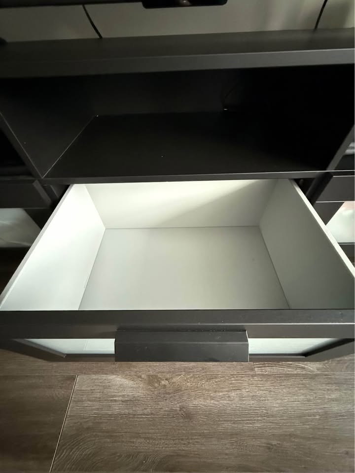 IKEA TV Stand - photo 3