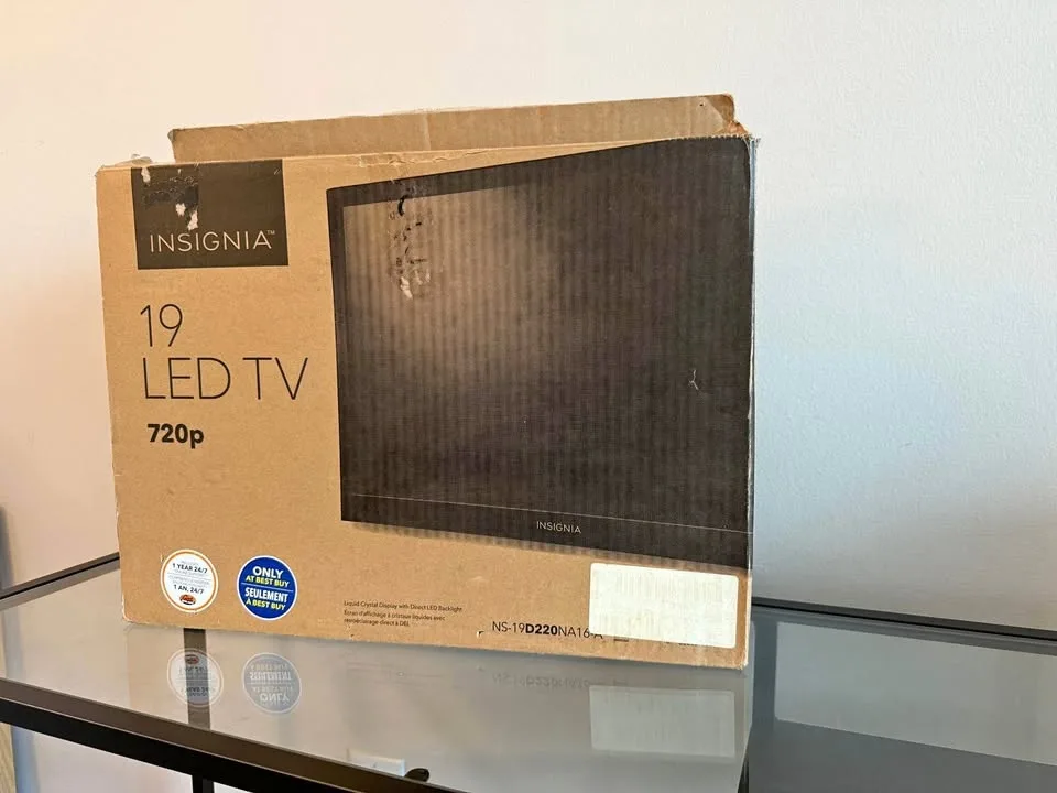 Insignia 19” LED TV (Model: NS-19D220NA16-A)