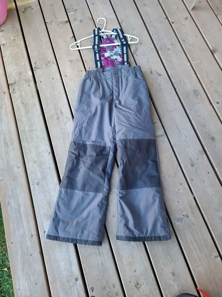 Girl's snowsuit set image indicator(3)