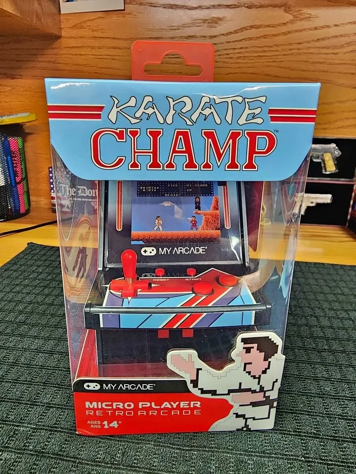 Mini arcade machine